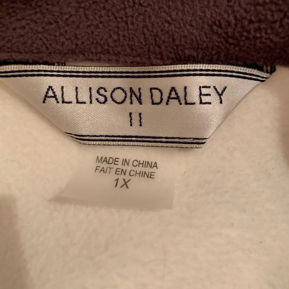 Fleece jacket with cute embroidered pattern - Picture 4 of 5